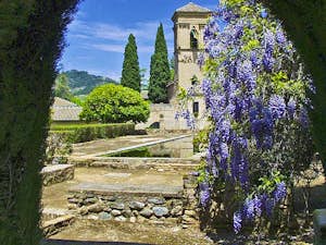 Alhambra palazzo moresco giardino