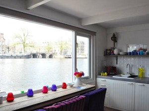 rent a houseboat