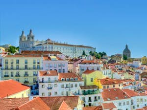 Lisbona vista alfama copertina