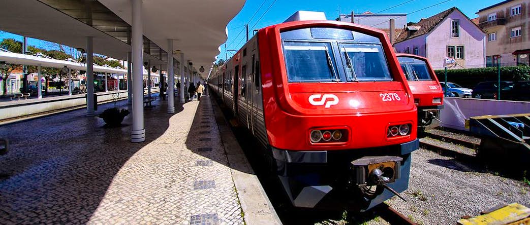 Treni Stazione di Sintra foto di Matt Hinsta