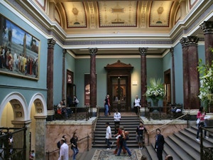 National Gallery Hall Wikimedia Commons