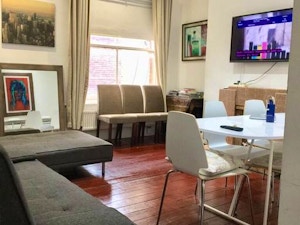 zone 1 2 private apartment