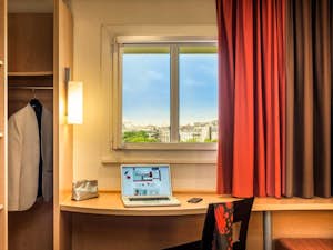 Ibis Montmartre Parigi Booking