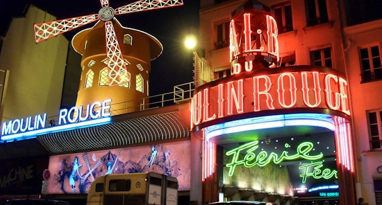 Come vestirsi per andare al Moulin Rouge - Consigli per lui e per lei
