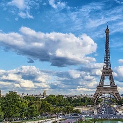 Torre Eiffel - Visita l'icona di Parigi nel mondo