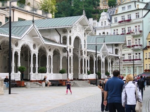 karlovy vary colonnato stile svizzero